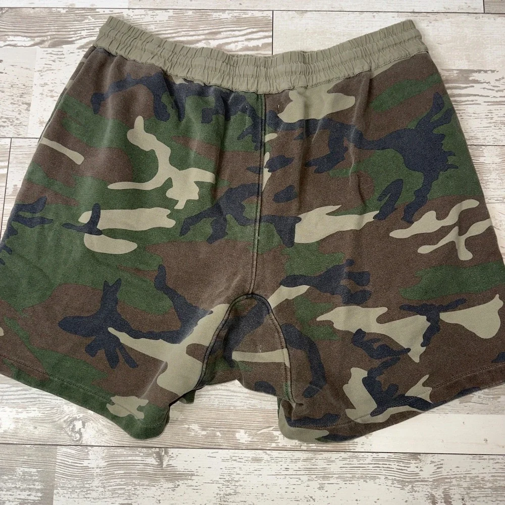 FOG Fear Of God Collection Camo Army Sweat Shorts Men's Size Large Zip Pockets